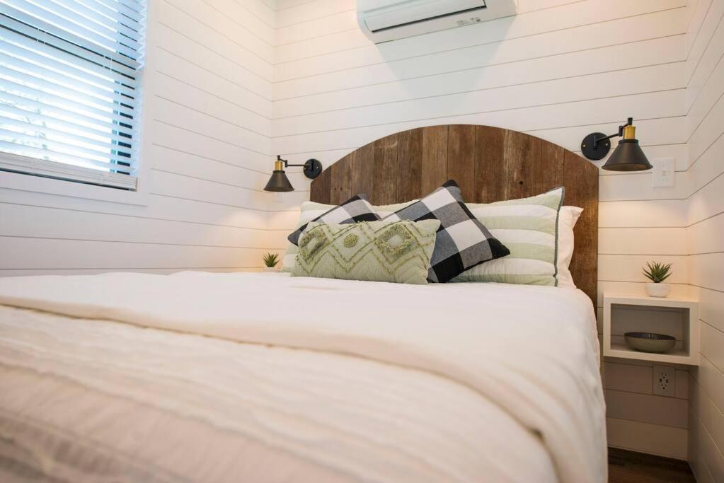 Container Home With Rooftop Views And Pickleball-Pecan Grove Bellmead المظهر الخارجي الصورة