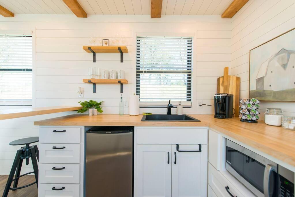 Container Home With Rooftop Views And Pickleball-Pecan Grove Bellmead المظهر الخارجي الصورة