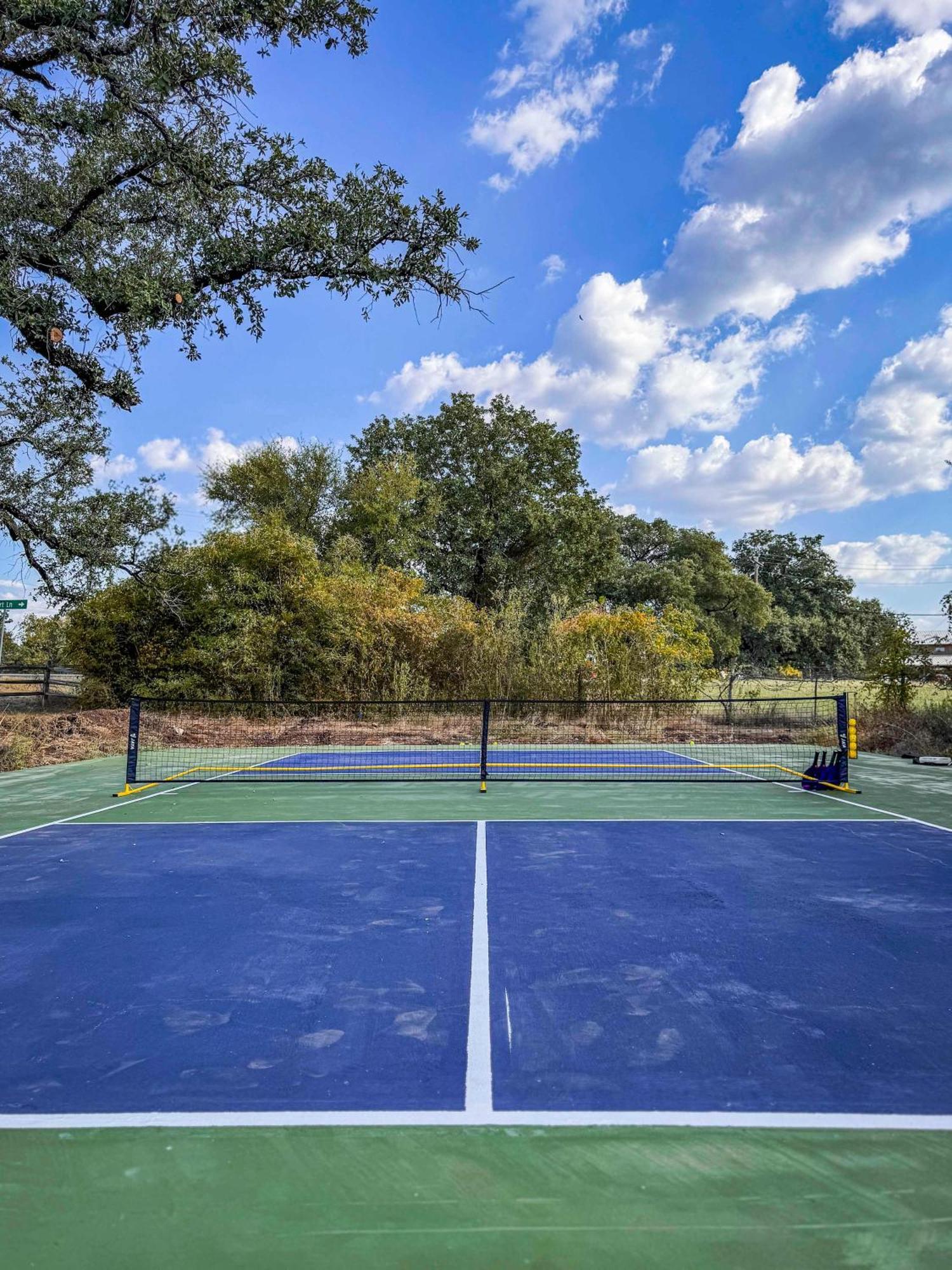 Container Home With Rooftop Views And Pickleball-Pecan Grove Bellmead المظهر الخارجي الصورة