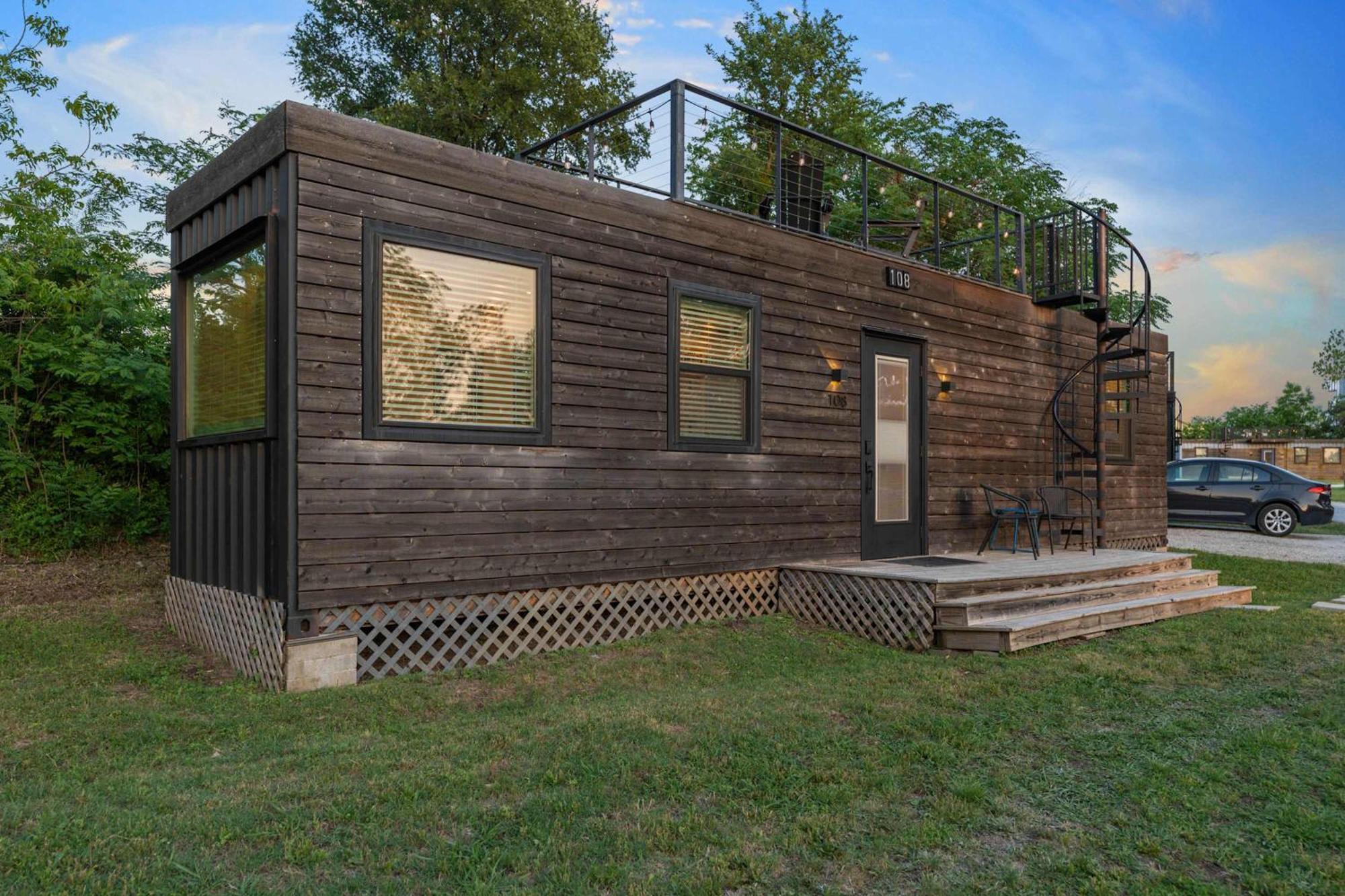 Container Home With Rooftop Views And Pickleball-Pecan Grove Bellmead المظهر الخارجي الصورة
