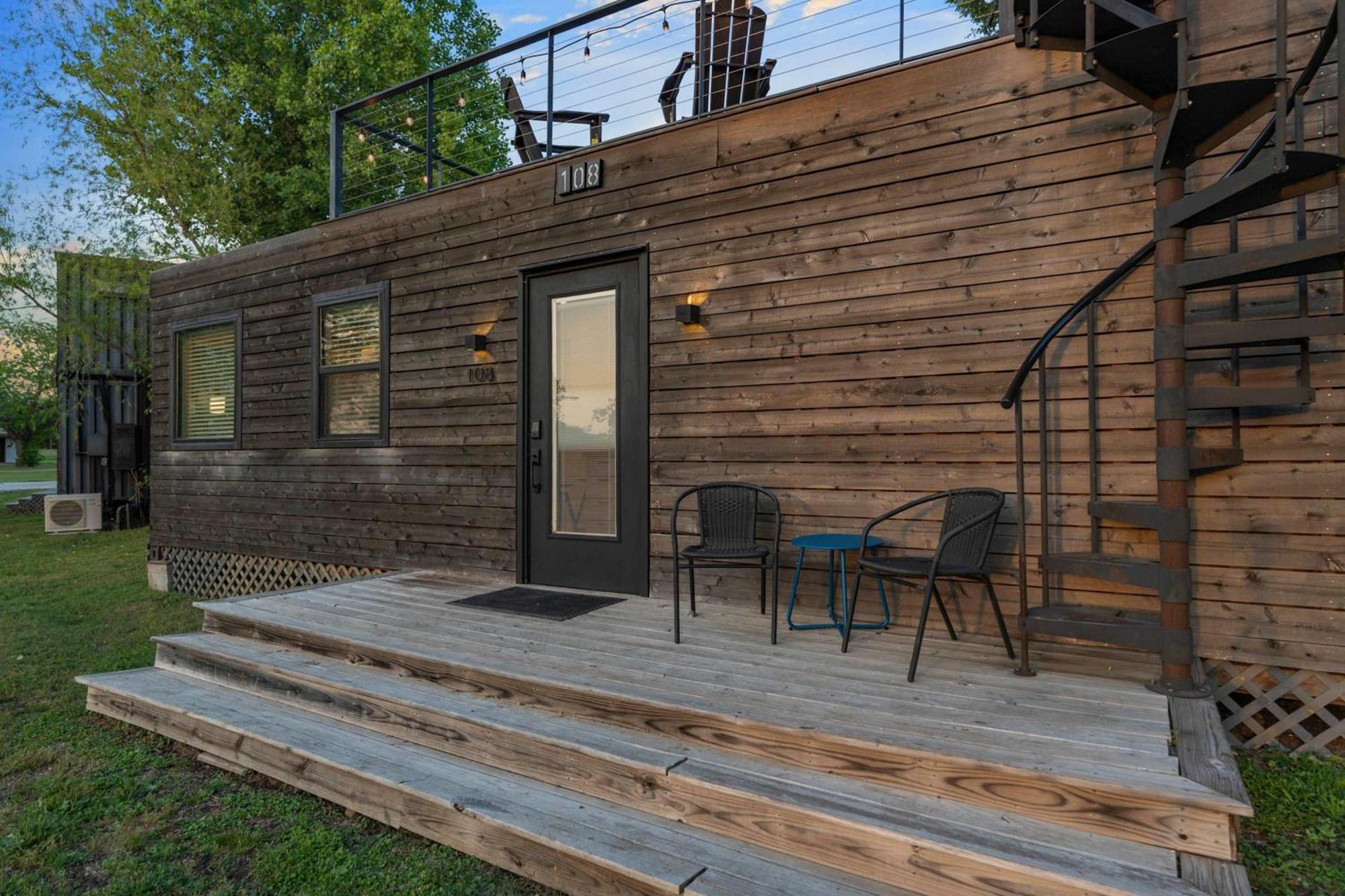 Container Home With Rooftop Views And Pickleball-Pecan Grove Bellmead المظهر الخارجي الصورة